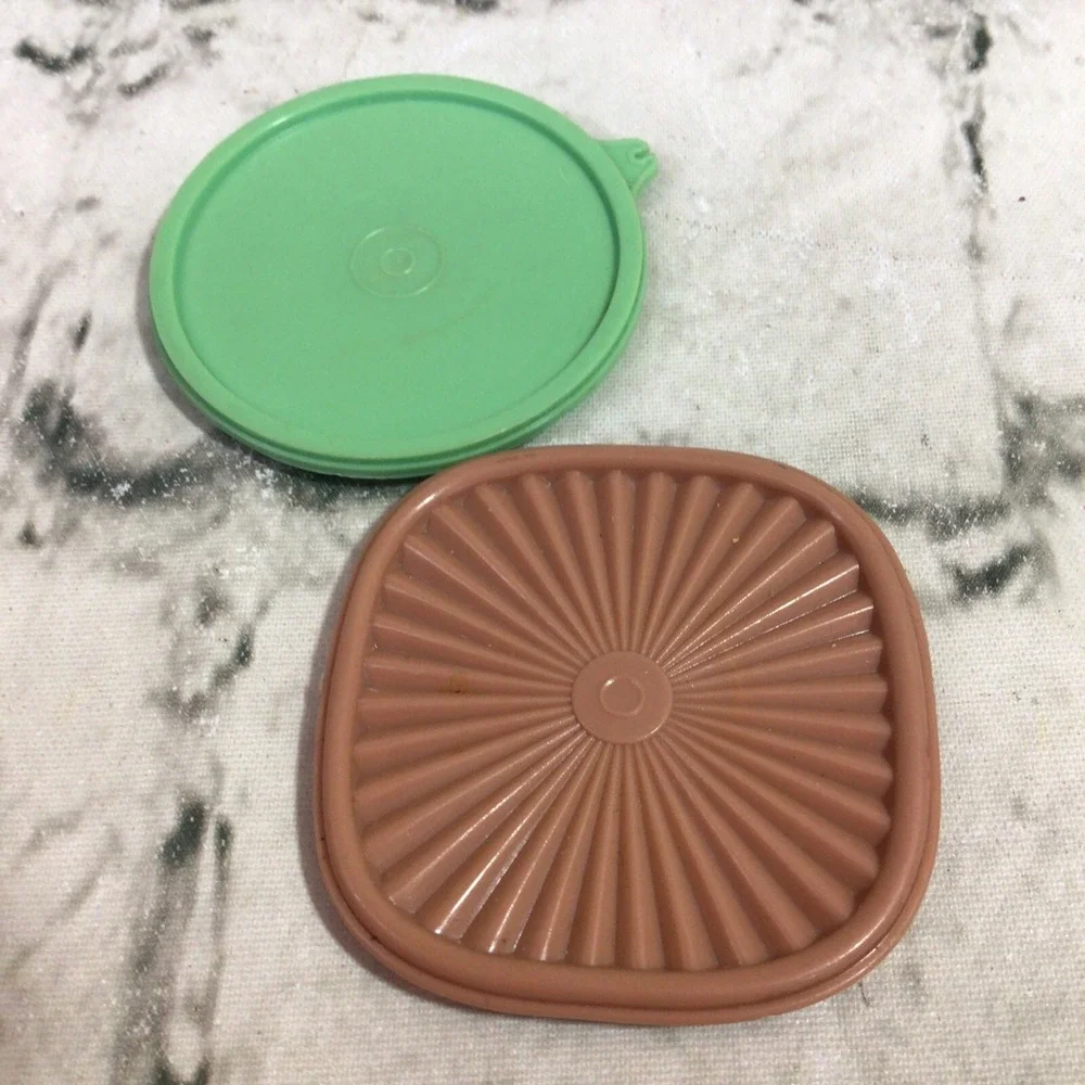 Tupperware Magnets Lot Of 2 Lids Green Brown